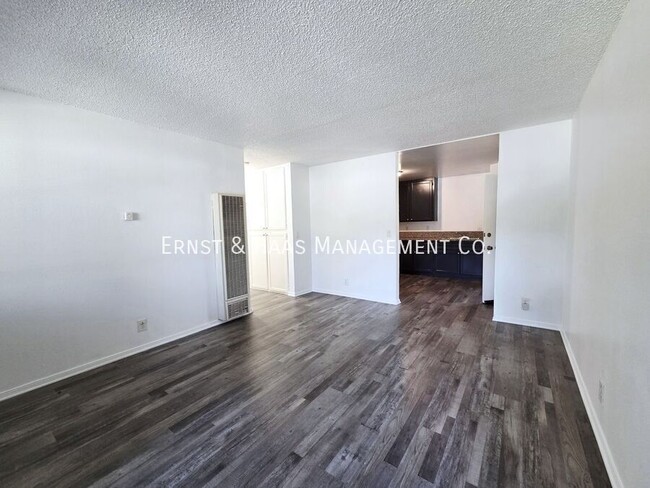 Building Photo - 6673 Hammond Ave C