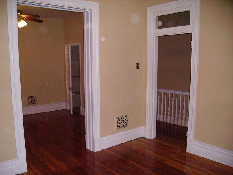Building Photo - 3938 Shenandoah Ave