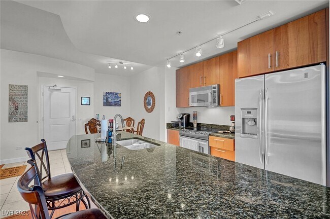 Building Photo - 200 W Sahara Ave