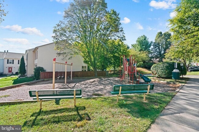 Building Photo - 20324 Cedarhurst Way