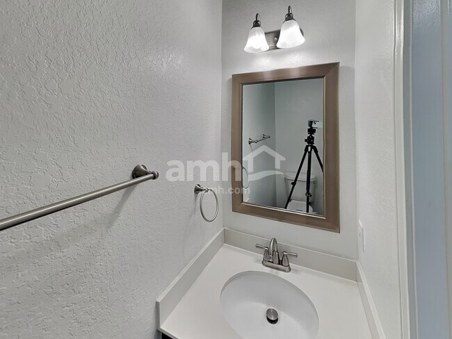 Building Photo - 3942 Legend Pond