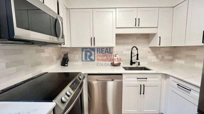 Building Photo - 3275 S Ammons St