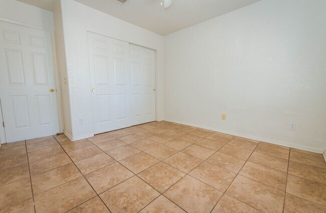 Building Photo - 1083 Desert Oak Pl