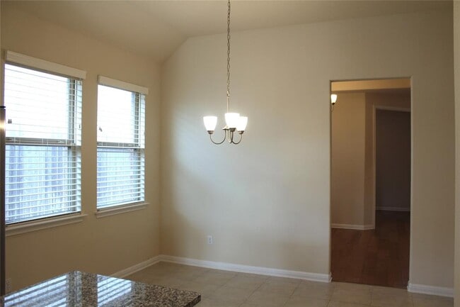 Building Photo - 2765 Sorano Ave