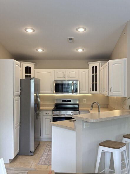 Building Photo - 257 Skyview Ct