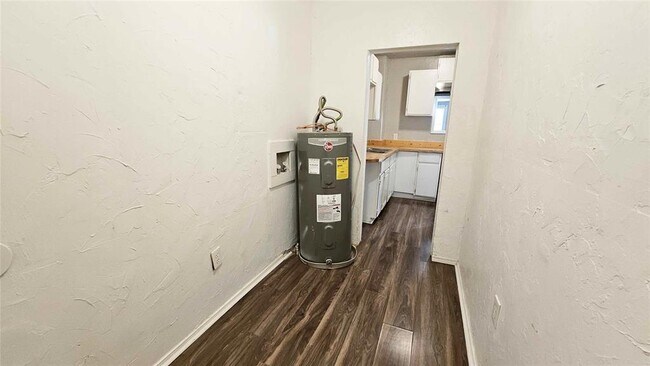 Building Photo - 1312 NW 12th St