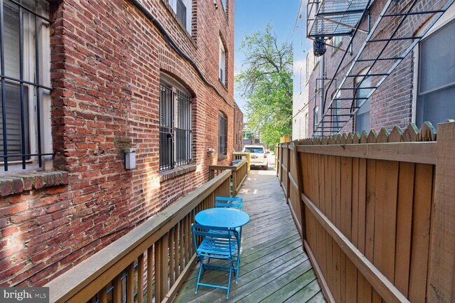 Building Photo - 1736 18th St NW