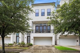 Building Photo - 1619 Alamo St