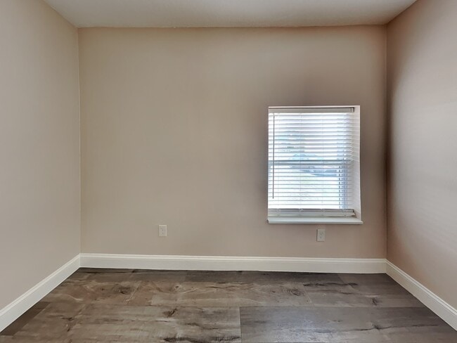 Building Photo - 1304 Williams Ave