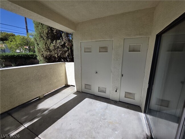 Building Photo - 4865 S Torrey Pines Dr