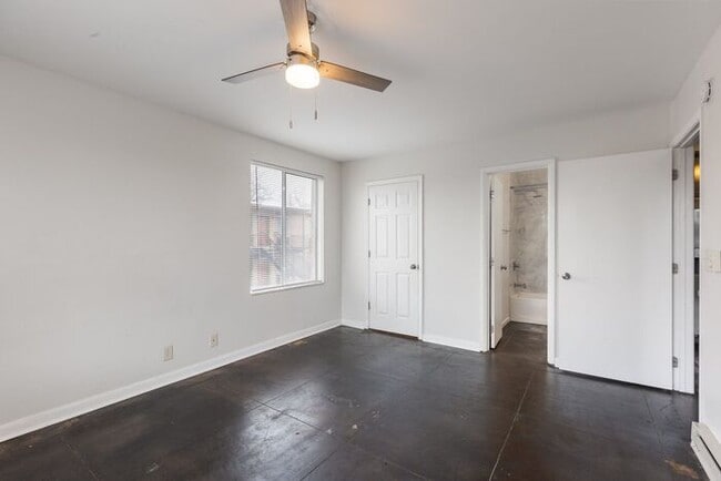 Building Photo - Prime Location 1 beroom-1 bathroom in Green Hills