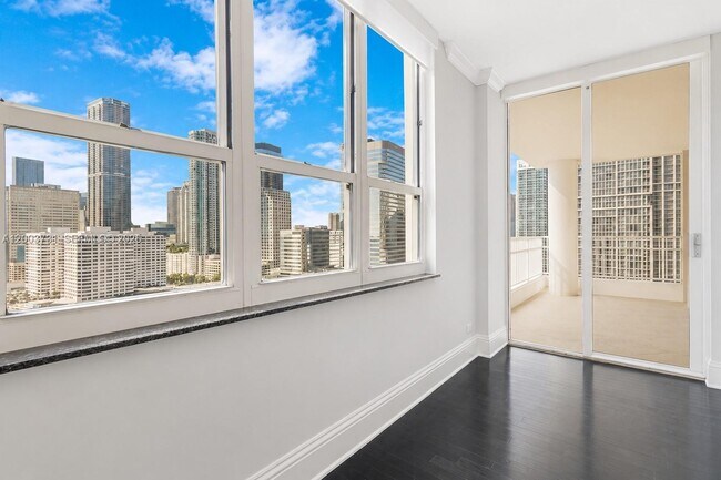 Building Photo - 701 Brickell Key Blvd