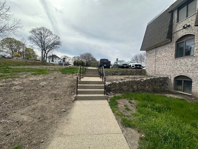 Building Photo - 40 High St