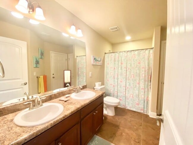 Building Photo - 6040 Trestle St