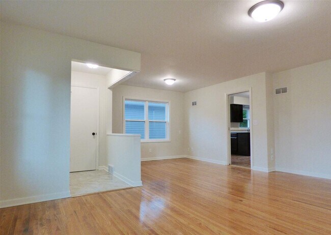 Building Photo - 1217 Highland Ave