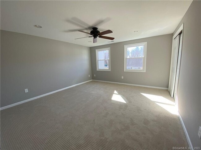 Building Photo - 21 Allspice Ln