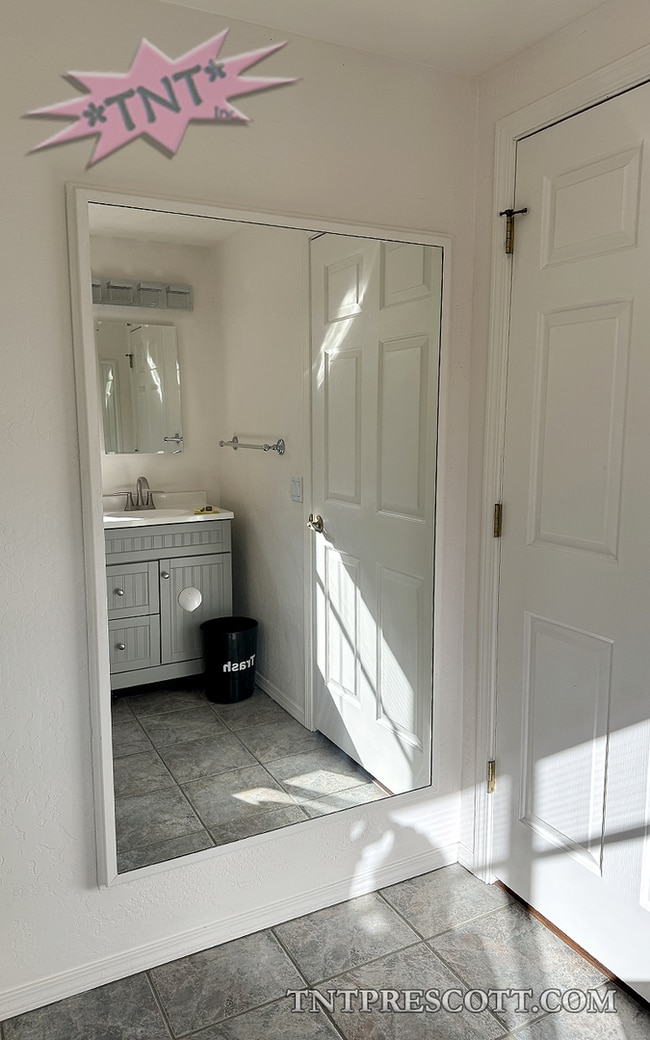 Building Photo - Home in Yavapai Hills HOA~ Winter Special!!