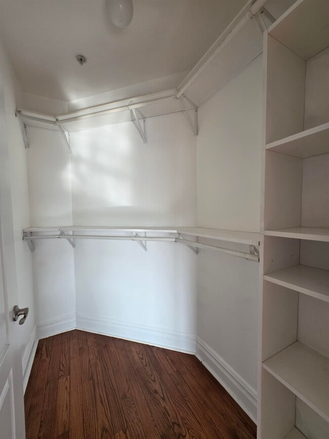 Building Photo - 1000 West St