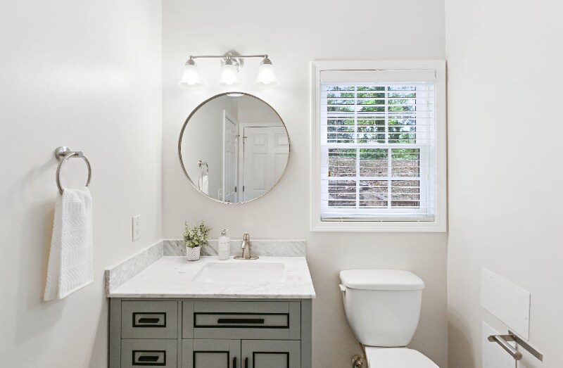 Building Photo - 1058 Jefferson Ave