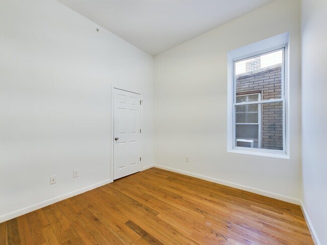 Building Photo - 137 Monticello Ave