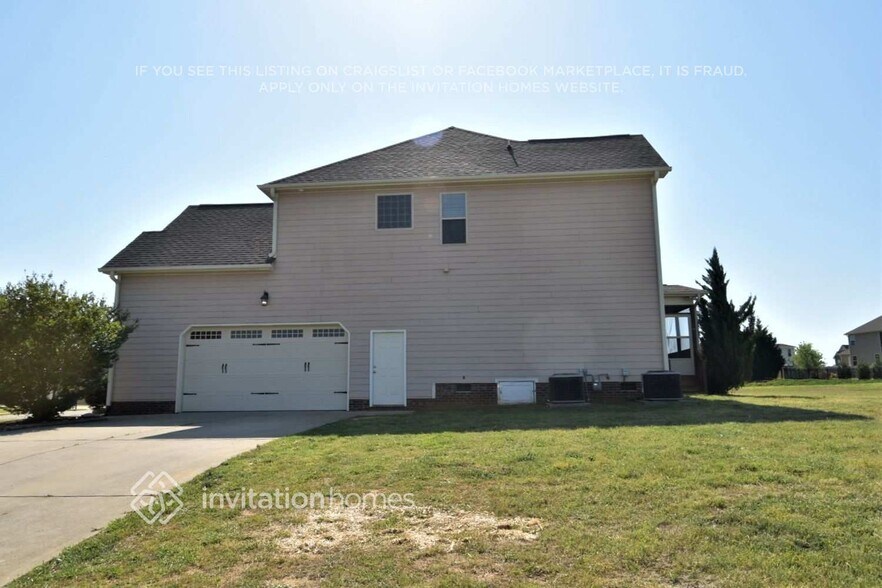 Building Photo - 15 Sun Tree Ln