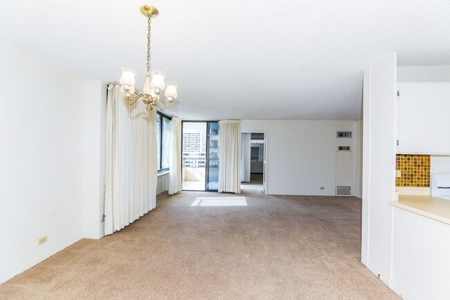 Building Photo - Aloha Towers - 2 bedroom, 2 bath corner unit with 1 covered parking stall