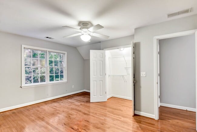 Building Photo - Large, beautiful home in Oconee!
