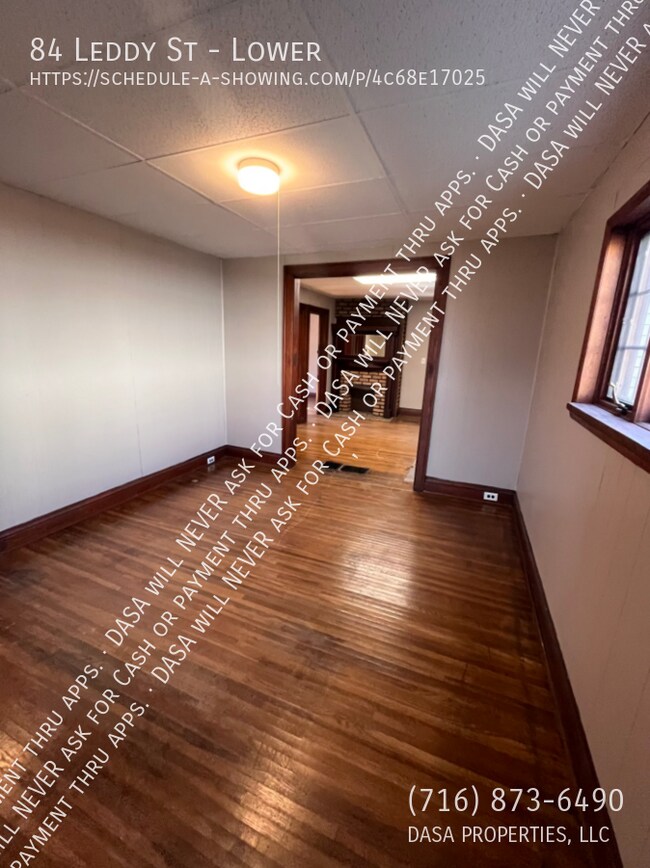 Building Photo - 84 Leddy St