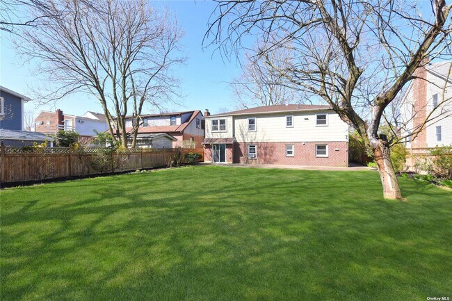 Building Photo - 6 Dunes Ln