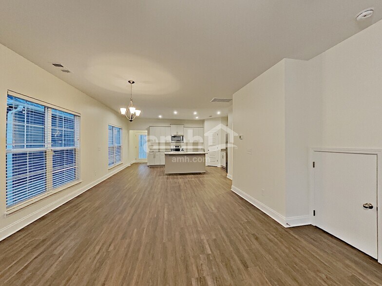 Building Photo - 5312 Tupelo St