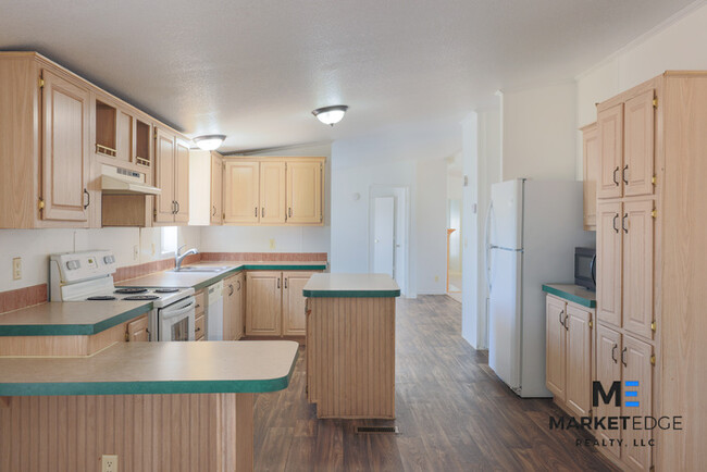 Building Photo - 5Bed/3Bath Home in Buckeye, AZ! Ready for ...