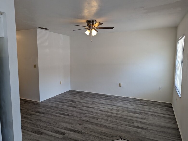 Building Photo - 3600 SW 23rd St