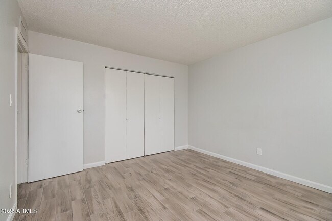 Building Photo - 1050 W University Dr