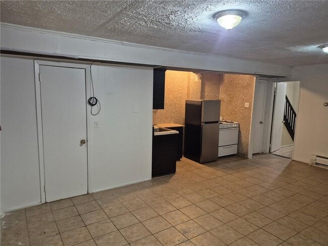 Building Photo - 818 E 51st St