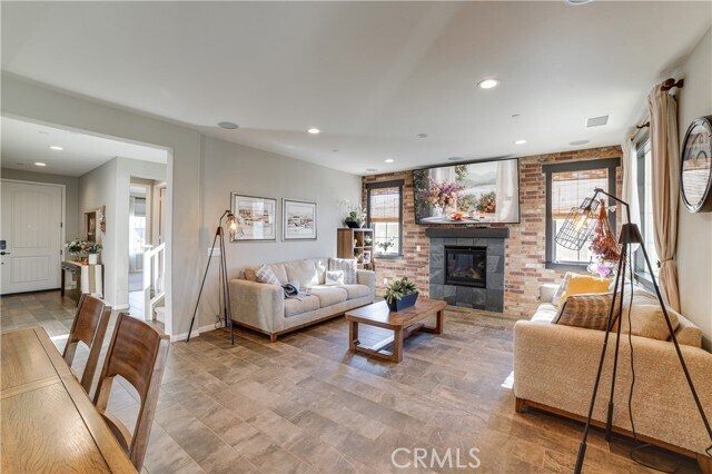 Building Photo - 1653 Lucas Ln