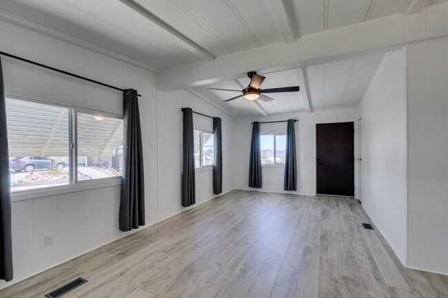 Building Photo - Beautifully Remodeled Boulder City Home with Spacious Backyard Retreat