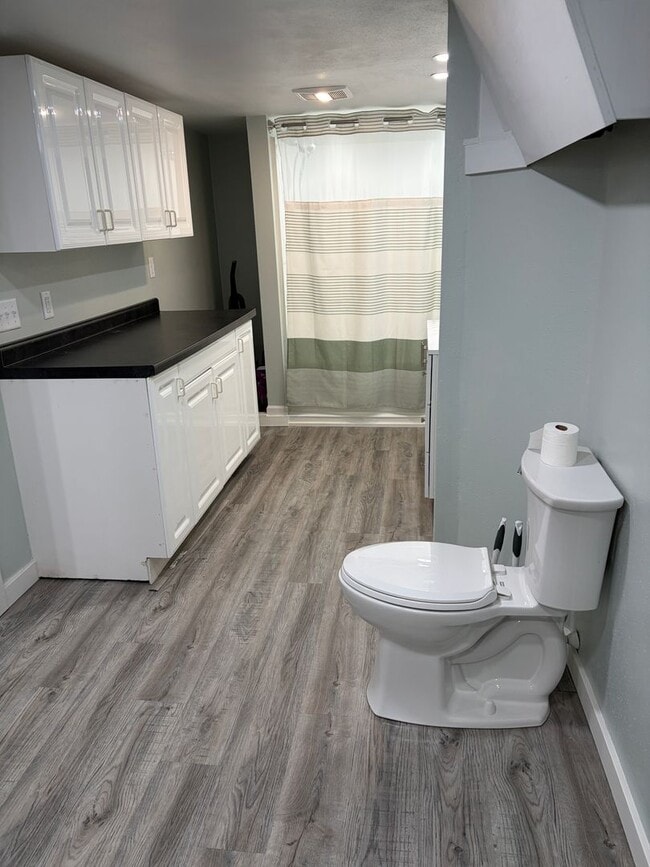 Building Photo - 1524 5th Ave N