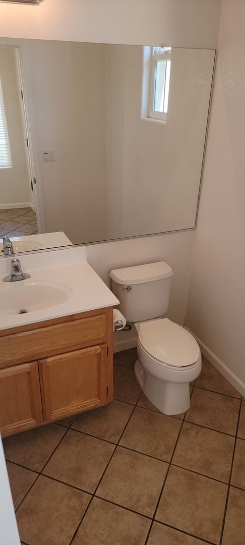 Building Photo - Adorable 3 bedroom 2.5 bath Home