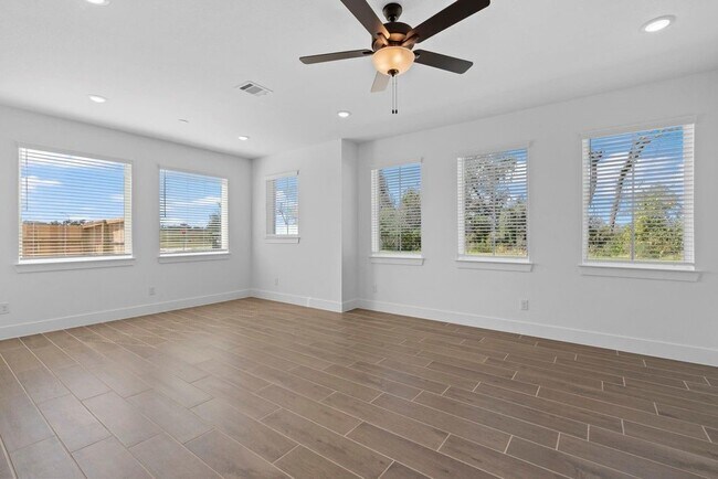 Building Photo - 1310 Shaded Rock Dr