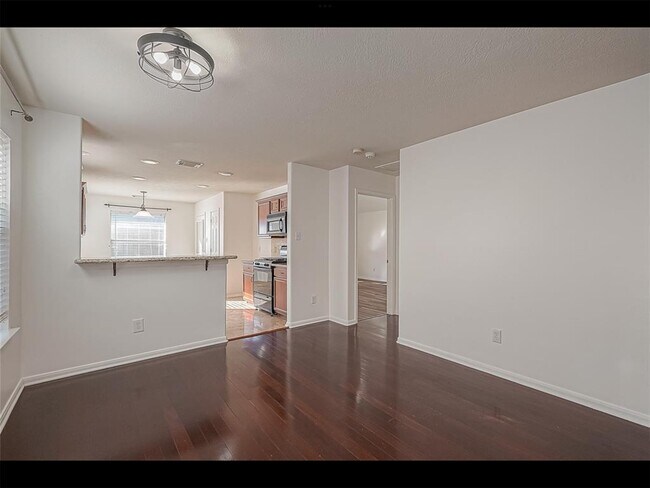 Building Photo - 10819 Waterfern Ct