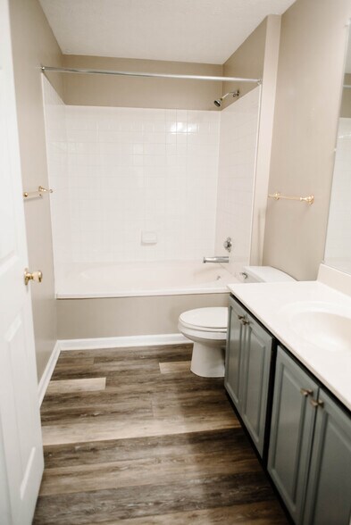 Building Photo - 1422 Eagle Pointe Dr
