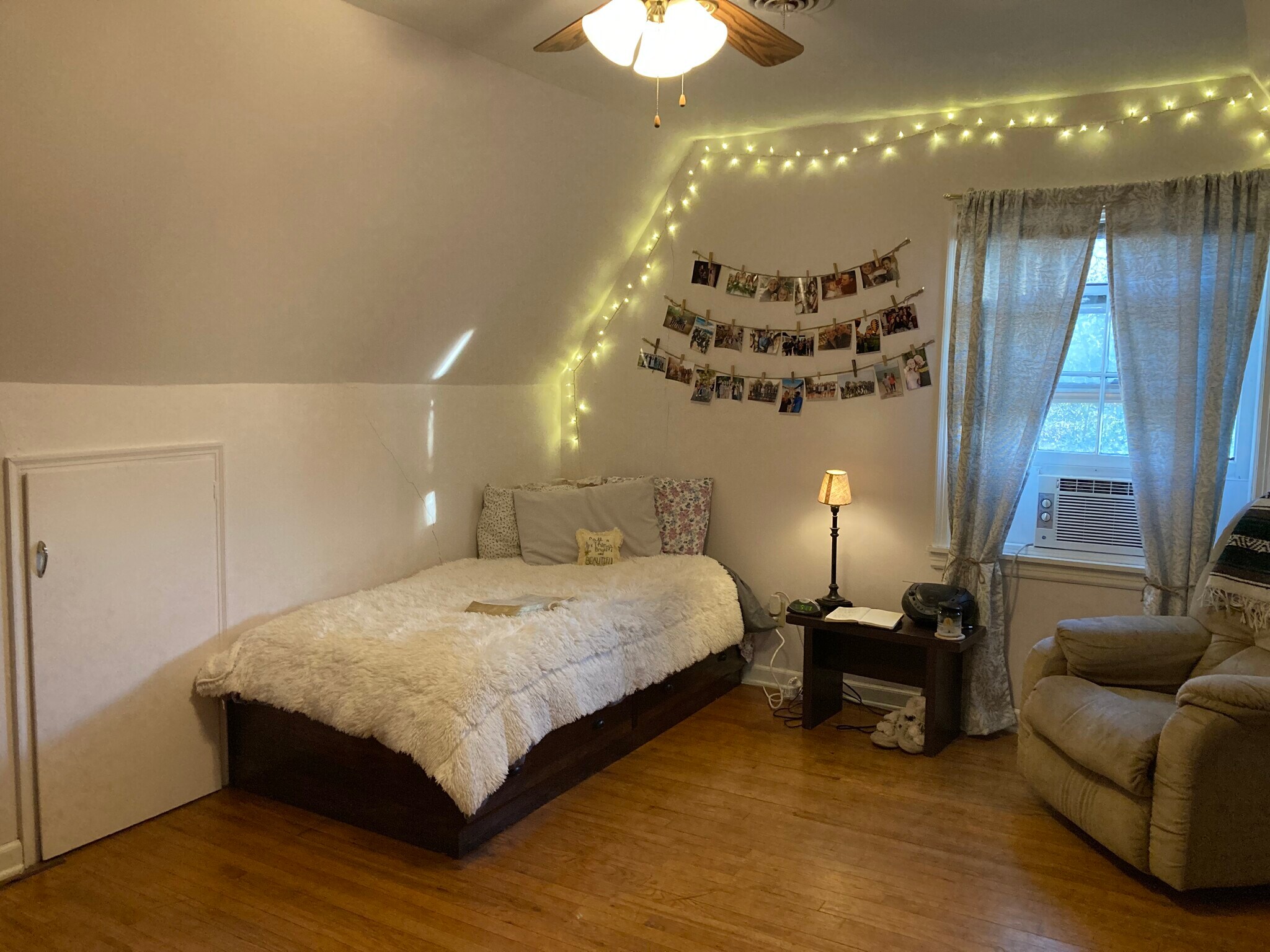 upper south bed - 1816 W Arrowhead Plz