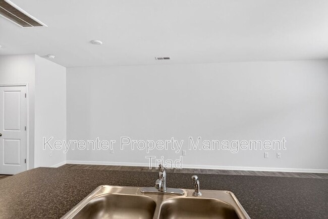 Building Photo - 3705 Nathans Wy