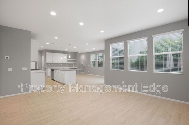 Building Photo - 662 Gemstone Dr