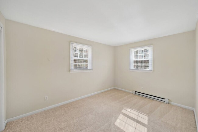 Building Photo - Andover, CT- One bedroom one bath apt in a gorgeous country setting.  It is time for a new start!