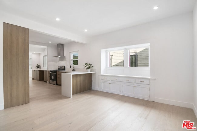 Building Photo - 4612 Franklin Ave