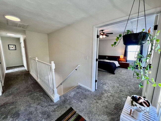 Building Photo - Charming 4 Bedroom home Near Virginia Beach Oceanfront!