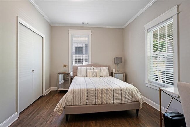 Building Photo - 1272 Oakland Terrace SW