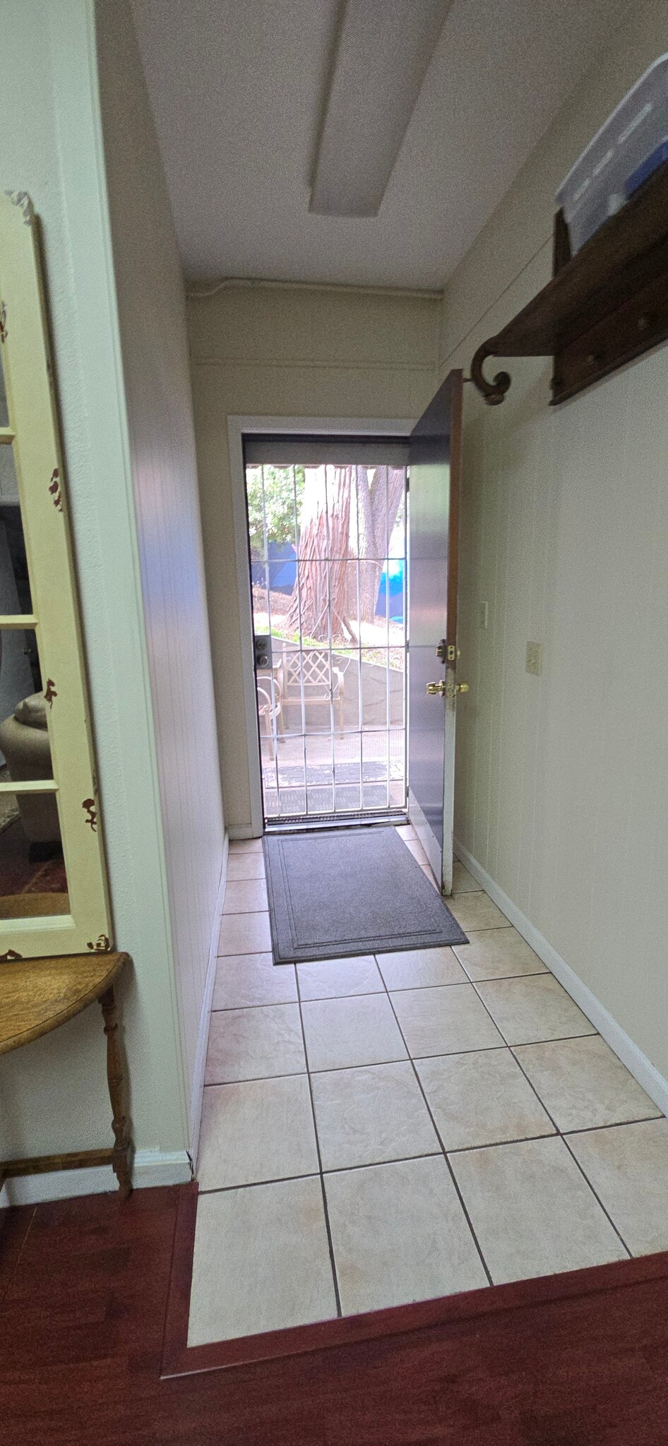 Building Photo - 1447 Lincoln Way