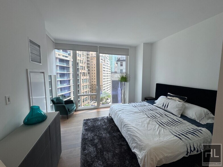 Building Photo - East 44th Street